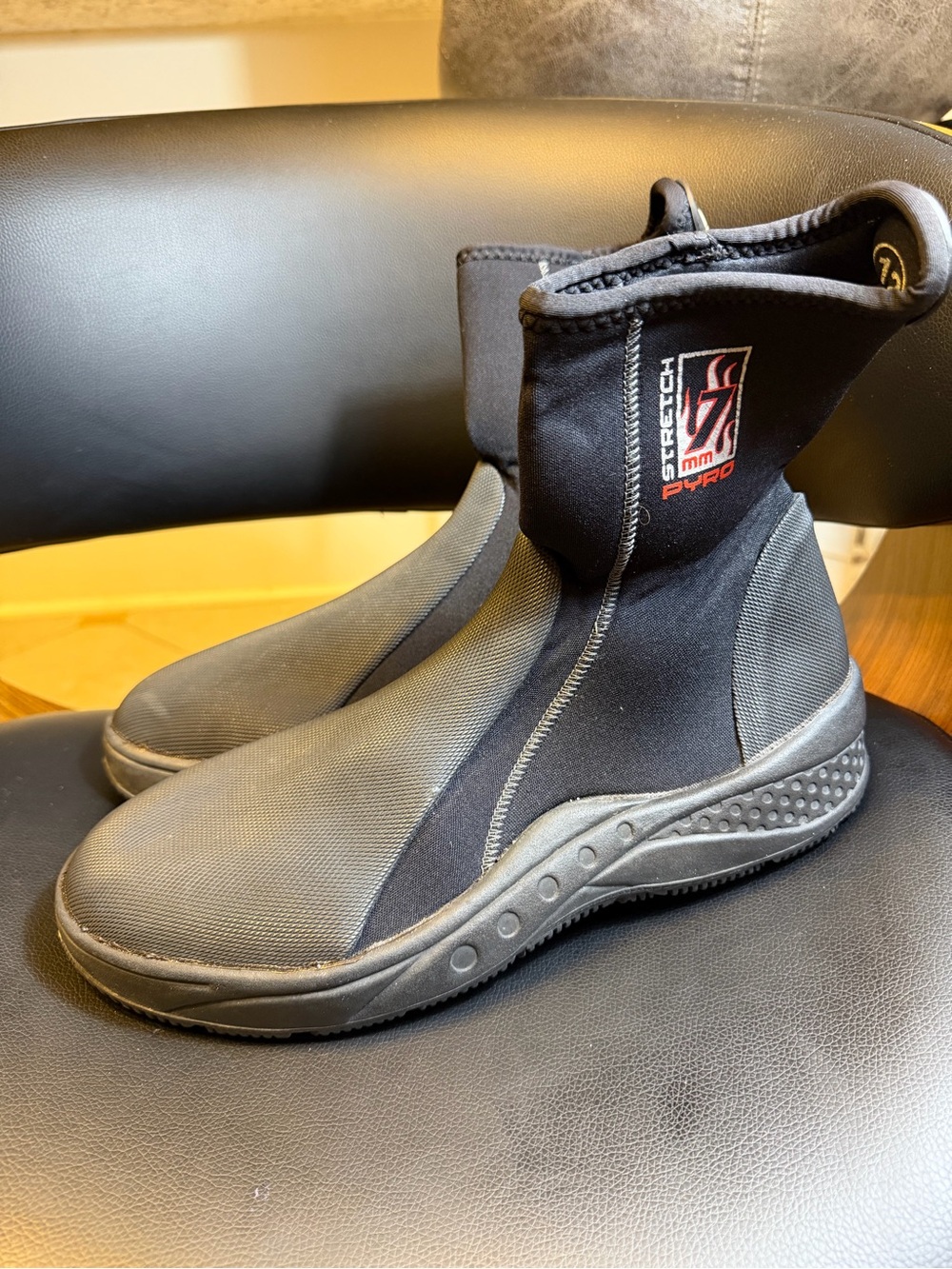 XS Scuba Pyrostretch 7mm No-Zip Dive Boots Size 12